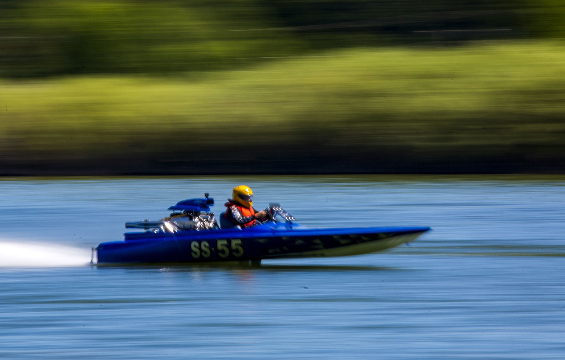 Regatta brings boat races to Burley